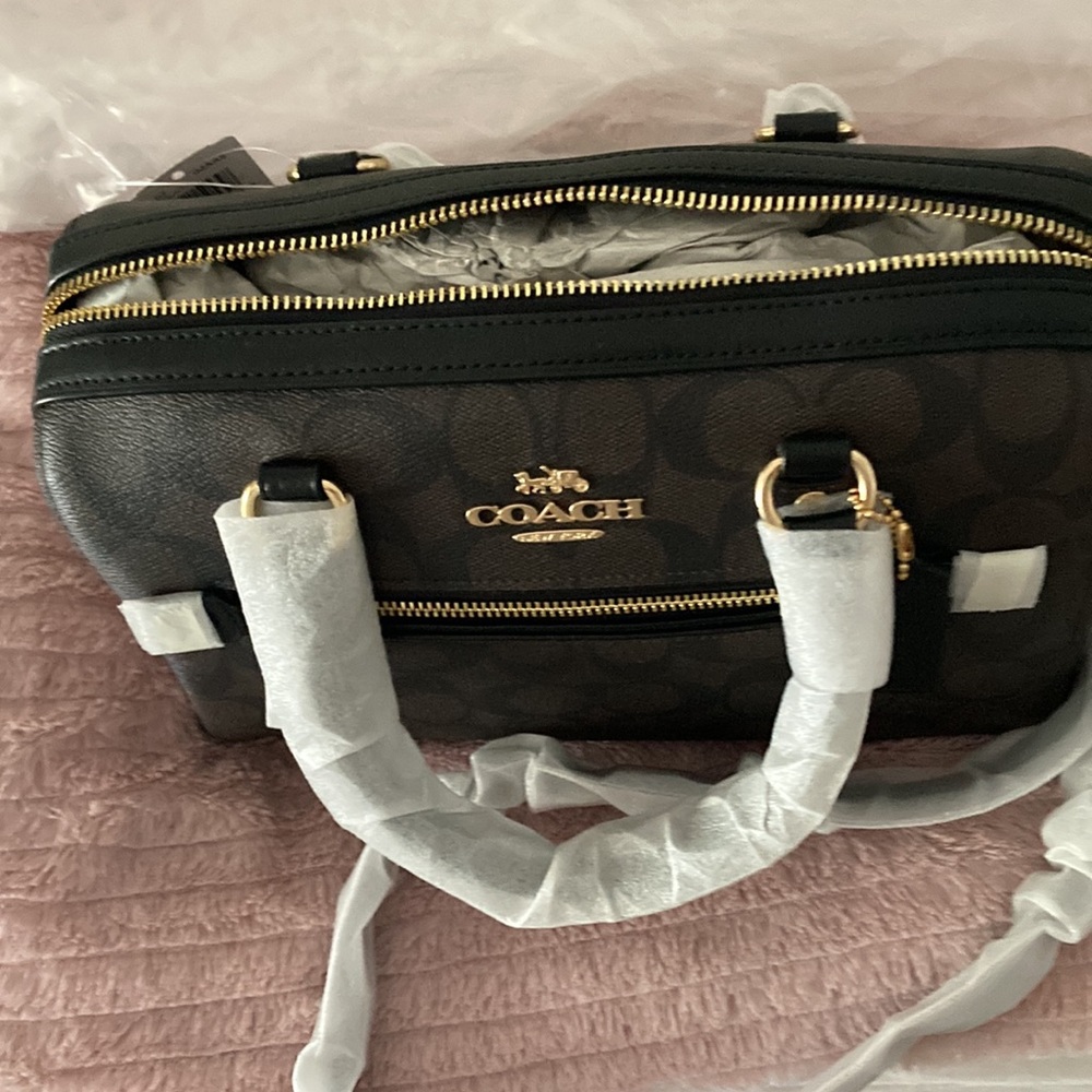 Brand new Coach Crossbody/Shoulder/Handbag in Classic Coach Black/Brown Color - Picture 5 of 13